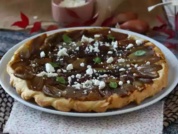 Recipe Shallot and feta tart tatin, the irresistible savory version!