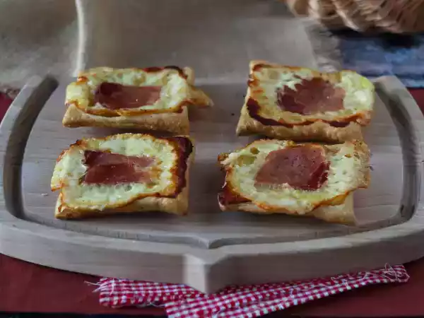 Recipe Mini serrano, cheese and potato tatins