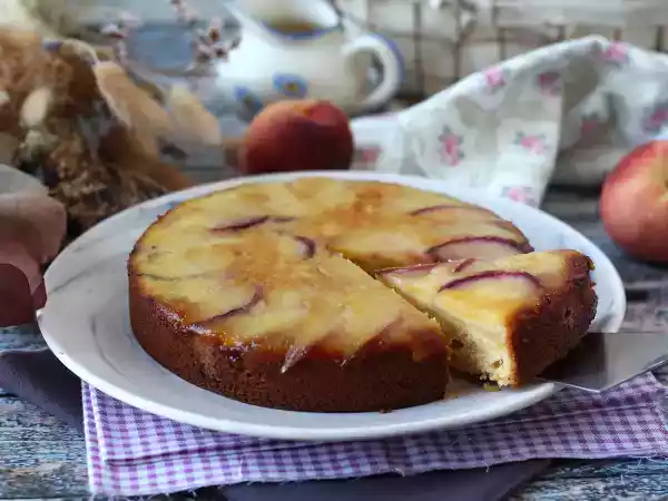 Recipe Peach upside-down cake, soft, melting and caramelized