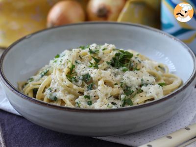 Recipe Creamy onion pasta: a tasty and super cheap pasta dish!