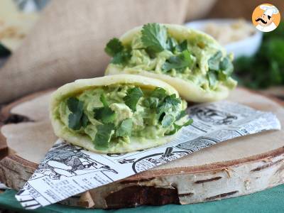 Recipe Venezuelan arepas with chicken and avocado - reina pepiada