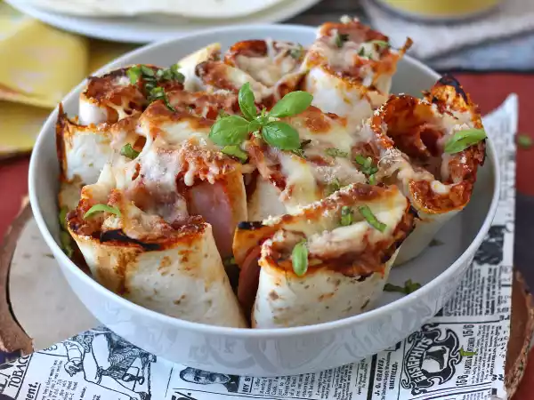 Recipe What to do with tortillas? a gourmet dish with pizza flavour!