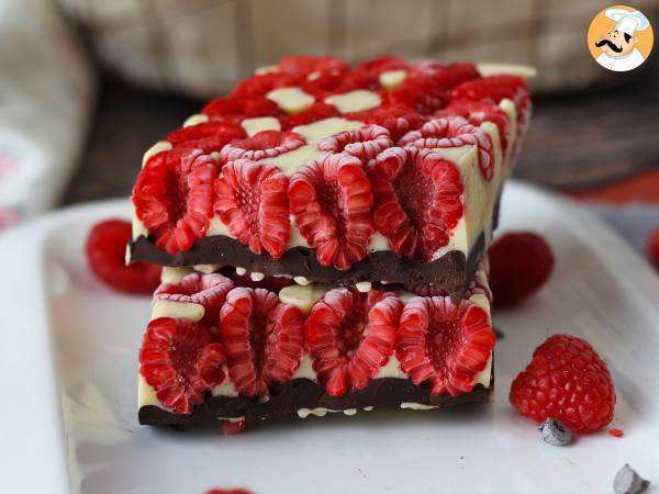 Recipe Franui-style chocolate bar with raspberries, white and dark chocolate!