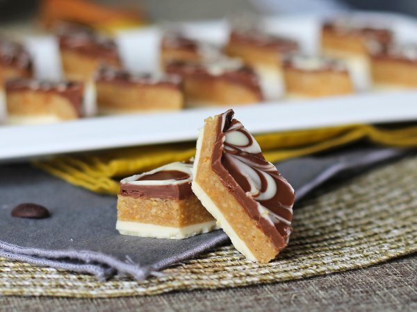 Recipe Rkhama, the moroccan peanut and chocolate candy that doesn't need an oven