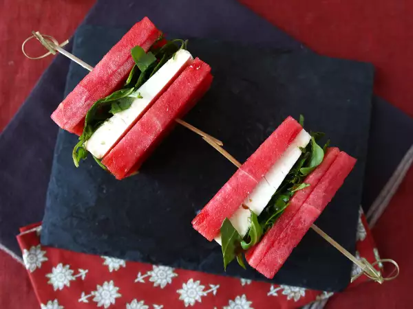 Recipe Watermelon feta arugula sandwich, the freshest viral recipe for summer!