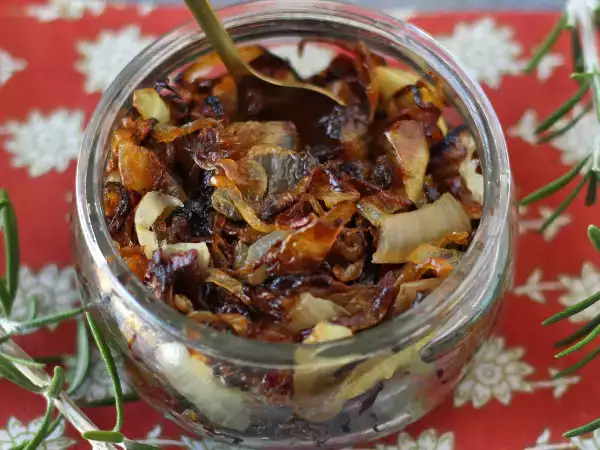 Recipe Onion confit: simple, elegant and perfect with meats and cheeses