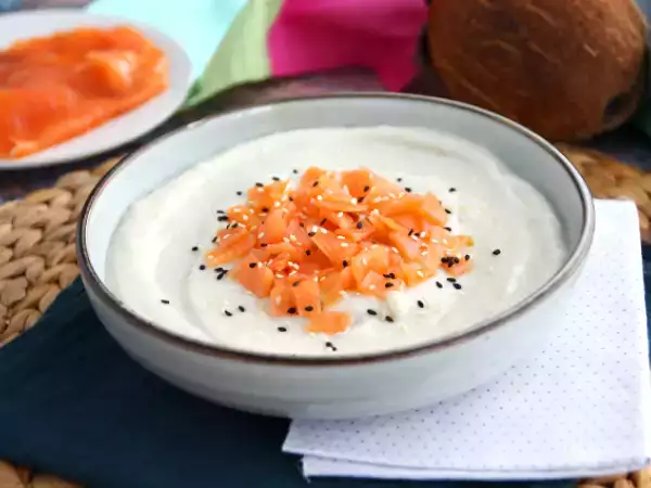 Recipe Cauliflower and coconut cream soup with salmon