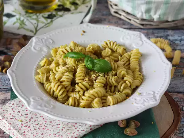 Recipe Pasta with pistachio pesto, a delicious and easy recipe to prepare