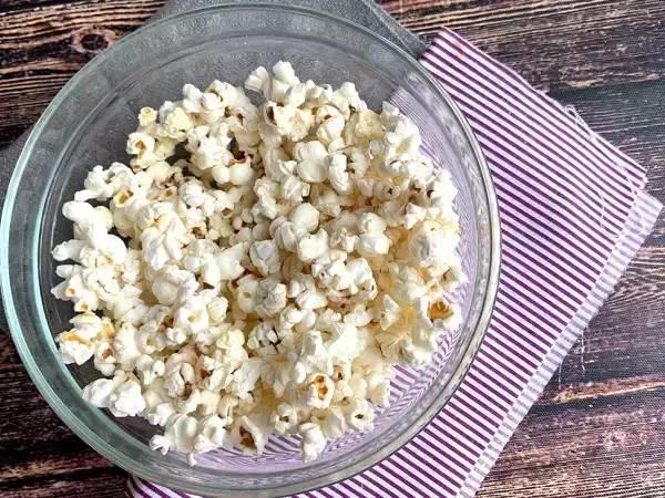 Recipe How do you make popcorn in the microwave? (without oil)