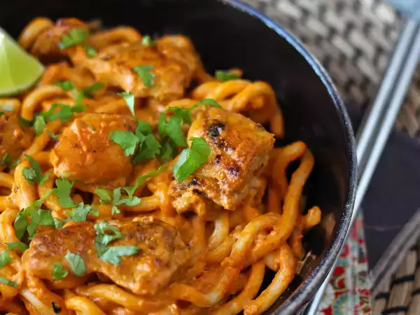 Recipe Chicken udon noodles with a creamy thai curry sauce