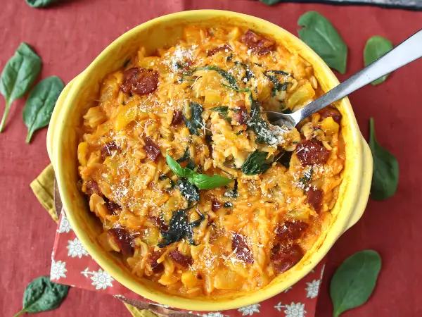Recipe One-pot orzo pasta with bell peppers, chorizo, and spinach