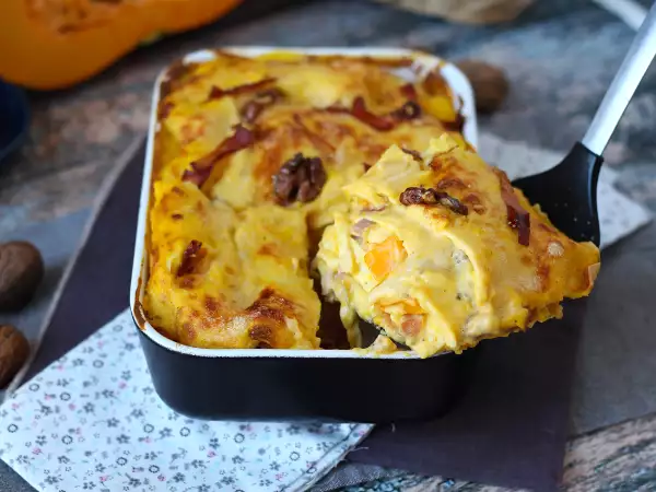 Recipe Lasagna with pumpkin, speck, and creamy, crunchy walnuts