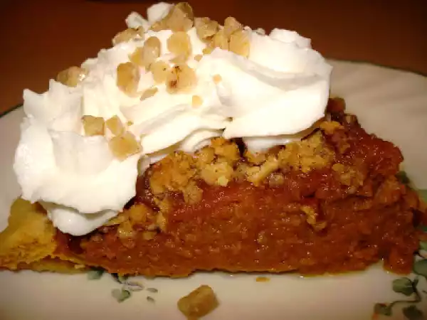 Recipe Birthday treat: pumpkin apple butter pie with toffee struesel topping