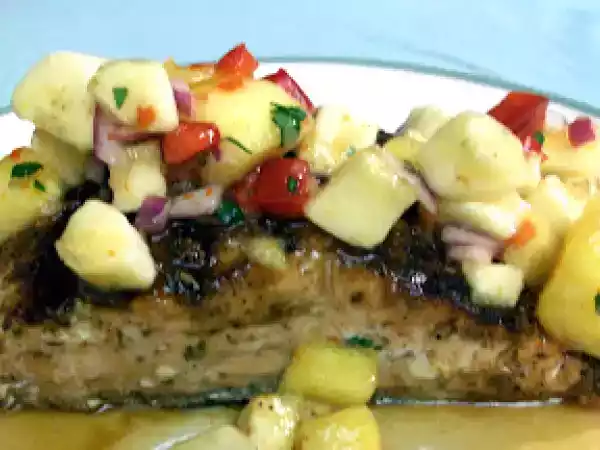 Recipe Grilled salmon with pineapple-banana salsa