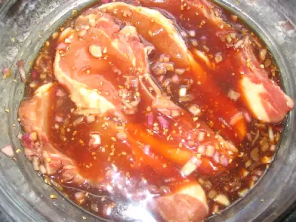 Recipe Sweet & sticky pork loin chops