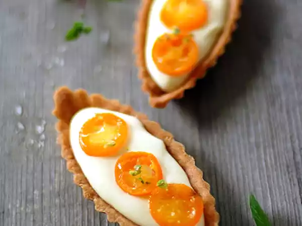Recipe Blueberry & kumquat cream cheese tarts with graham cracker crust ~ ?????????????