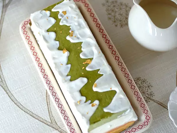 Recipe Matcha and amaretto chilled cheesecake served with crème chantilly