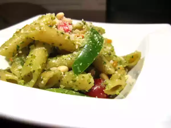 Recipe Pungent pesto pasta salad
