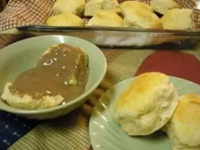 Recipe The best buttermilk biscuits & southern chocolate gravy