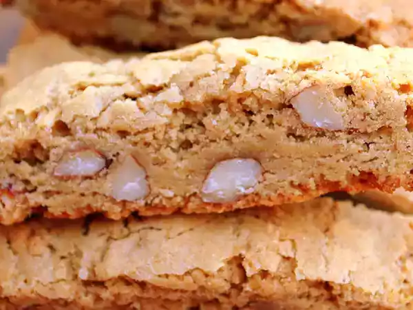 Recipe Mom's almond slices