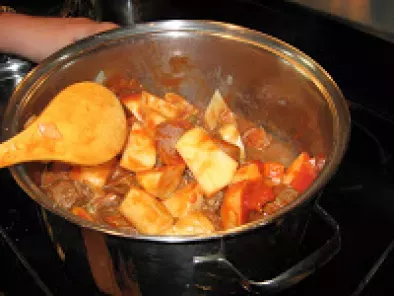 Recipe Grace's carne con papas (cuban beef stew)