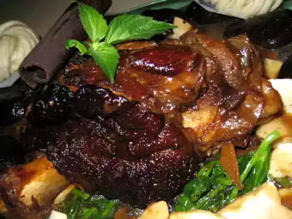Recipe Braised pork shank with king topshell