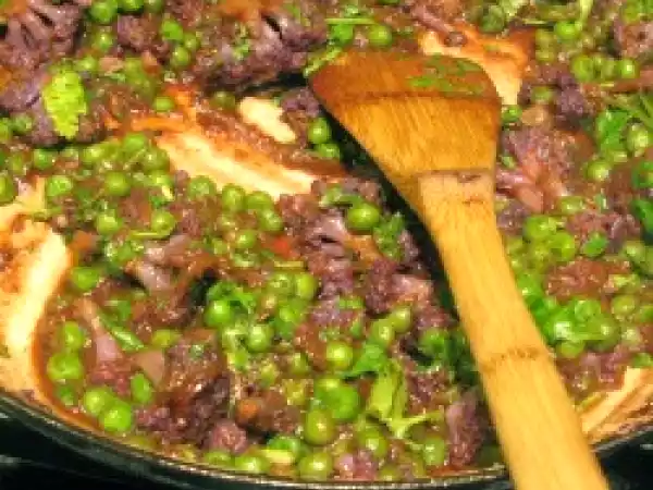 Recipe Gobi mattar:purple cauliflower and pea curry