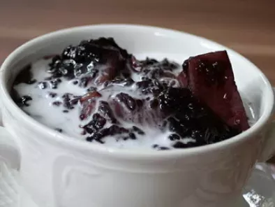 Recipe Khao niew dum piek pheuak (taro in black sticky rice pudding)