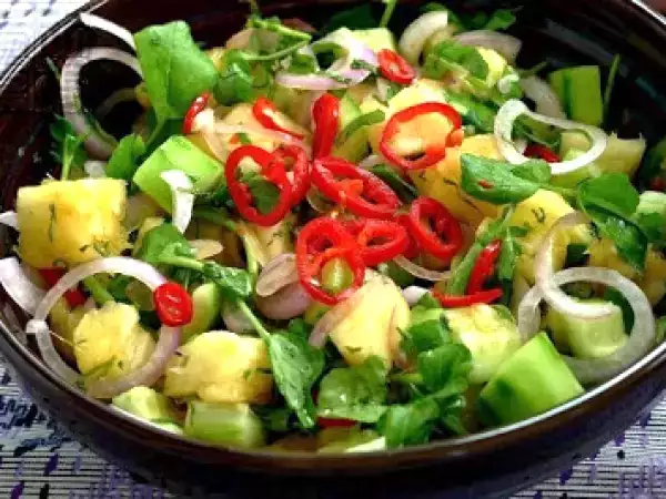 Recipe Fresh thai pineapple & cucumber salad