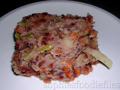 Recipe Purple carrot stoemp with onion & smoked bacon