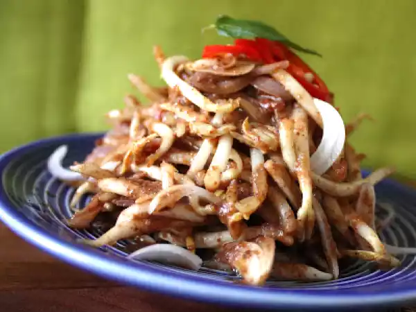 Recipe A malay bean sprout salad - kerabu taugeh