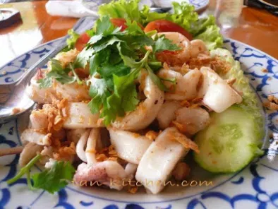 Recipe Fried garlic squids(pla muk tod kra-tium prik thai)