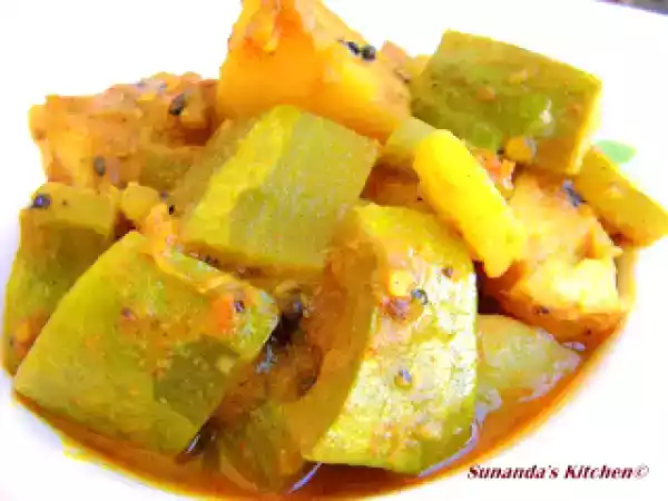 Recipe Chichinge aloor dalna( snake gourd potato curry)