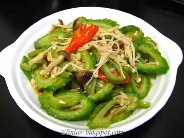 Recipe Stir fry bitter gourd spindle with mushrooms