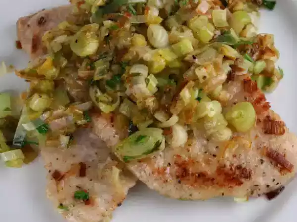 Recipe Pork cutlets with leeks, lemon, and parsley