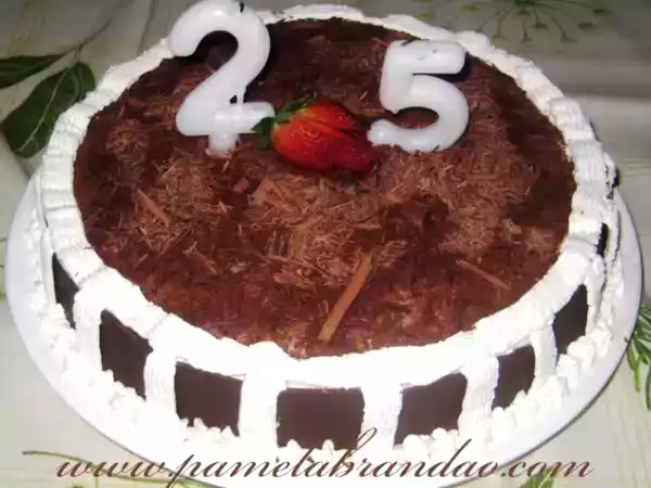 Recipe Chocolate cake with strawberry filling