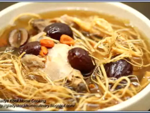 Recipe Double-boiled ginseng roots and chicken soup recipe