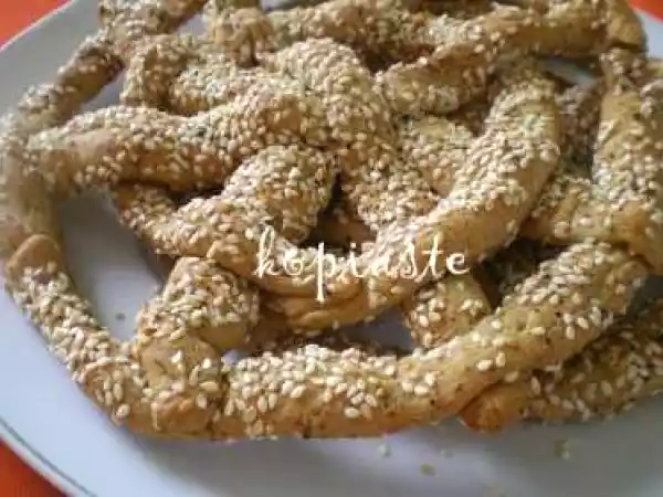 Recipe Glystarkes (cypriot crusty, sesame rusks)