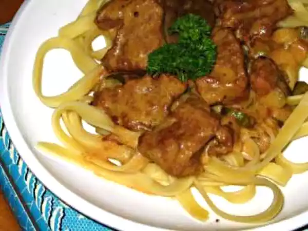 Recipe Stroganoff with pickled cucumbers and honey