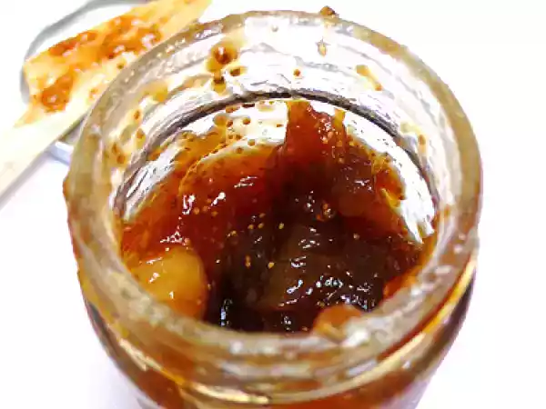 Recipe Fig jam with almonds, lemon and rosemary