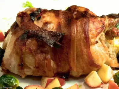 Recipe Roasted stuffed cornish game hen wrapped in bacon