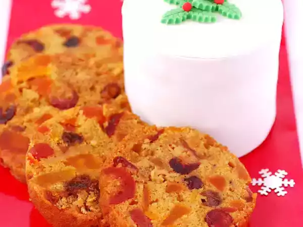 Recipe Pacific christmas cake with tropical fruit & white chocolate