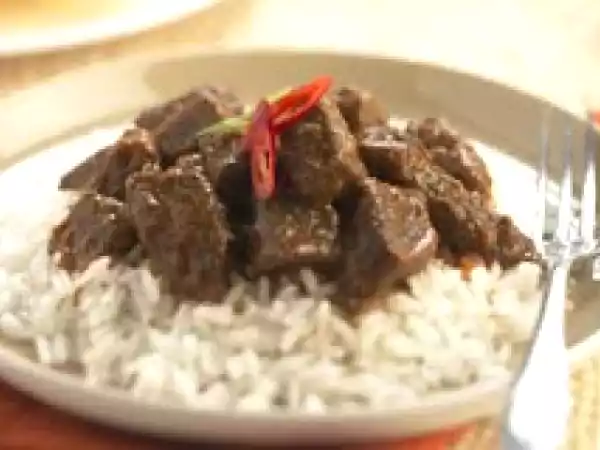Recipe Maggi beef rendang & thai curry puffs
