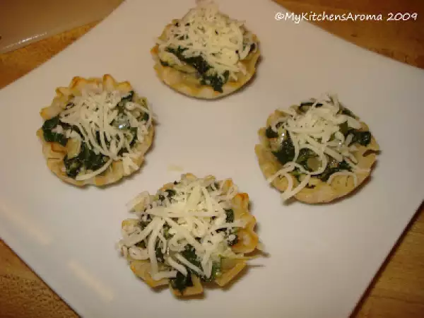 Recipe appetizers - spinach-artichoke phyllo cups