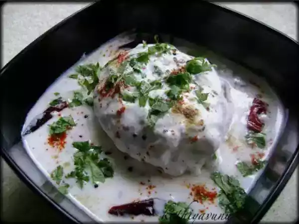 Recipe Thayiru vada/dahi vada/lentil dumplings in tempered yogurt
