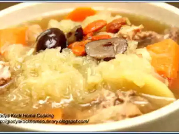 Recipe Sharkfin's melon (spaghetti squash) soup recipe