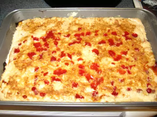 Recipe Pineapple-cherry dump cake