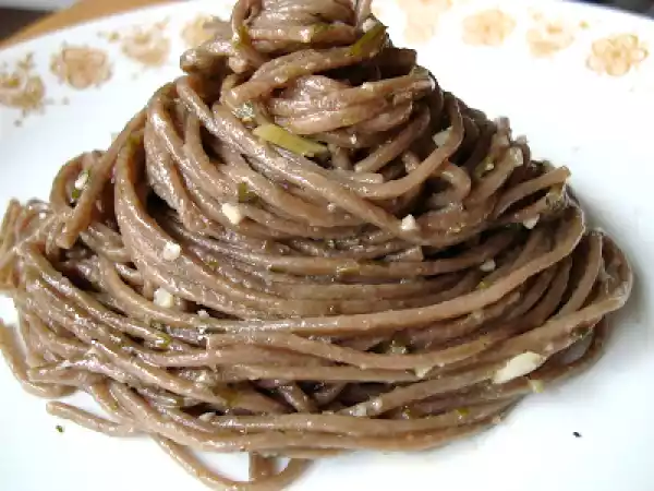 Recipe Soba noodles with a butter garlic sauce