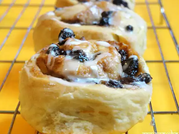 Recipe Sticky, chewy, nutty chelsea cinnamon rolls
