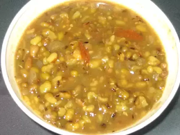 Recipe Green gram and moth beans daal (moong sabut aur moth)